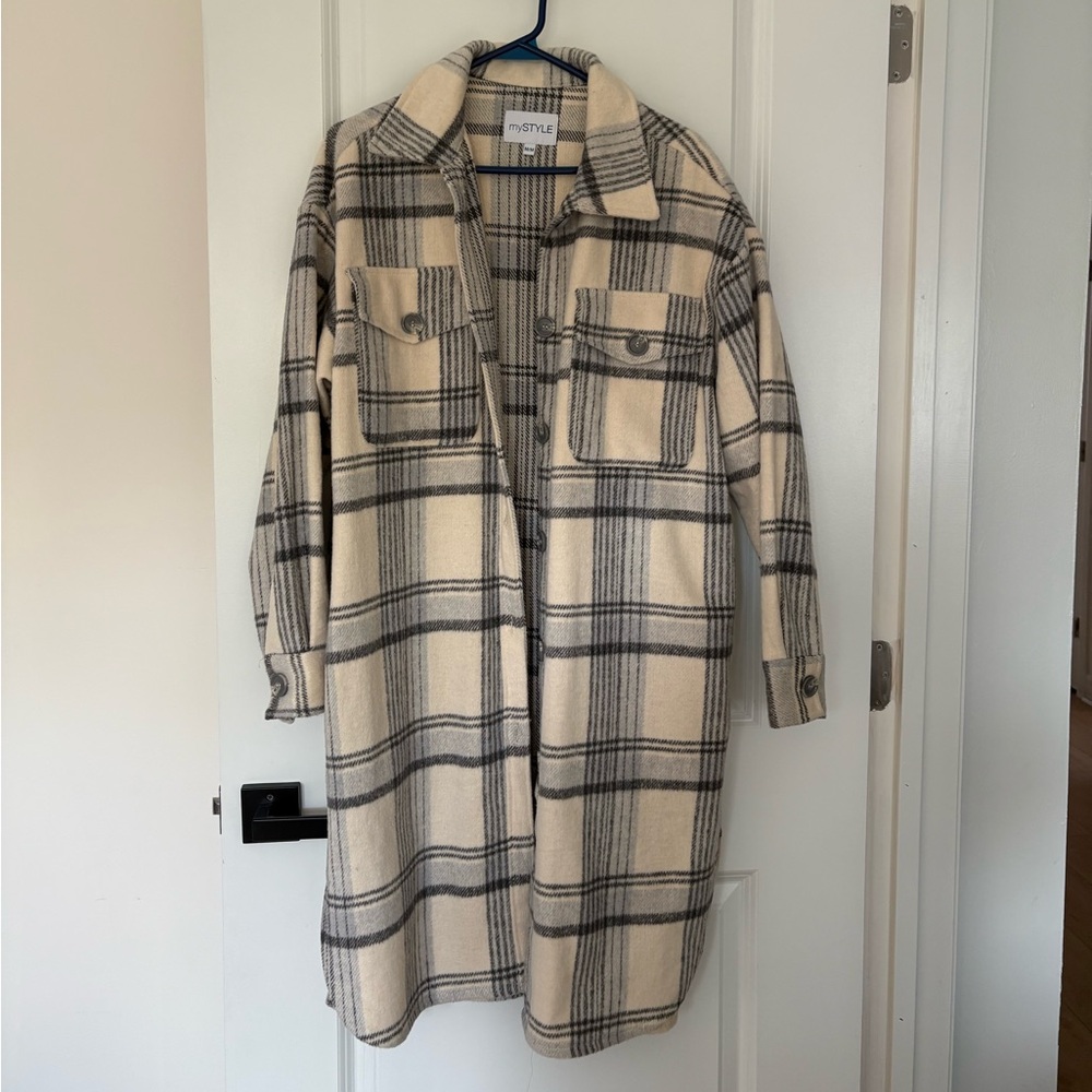 Mystree Women's Beige and Black Plaid Utility Jacket